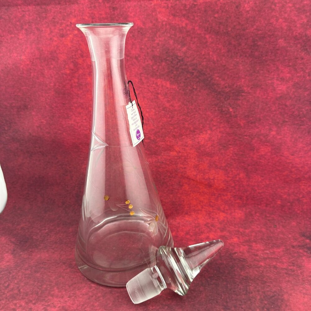 NAGEL CLEAR GLASS DECANTER, ETCHED FLORAL DESIGN, POINTED GLASS STOPPER, 13.5 in - Picture 6 of 9